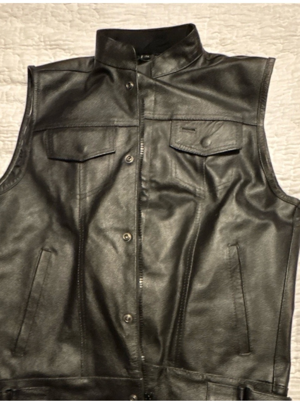 Men's Leather Biker Vest Size medium Armor Plate W/ Multi Pockets/conceal Carry